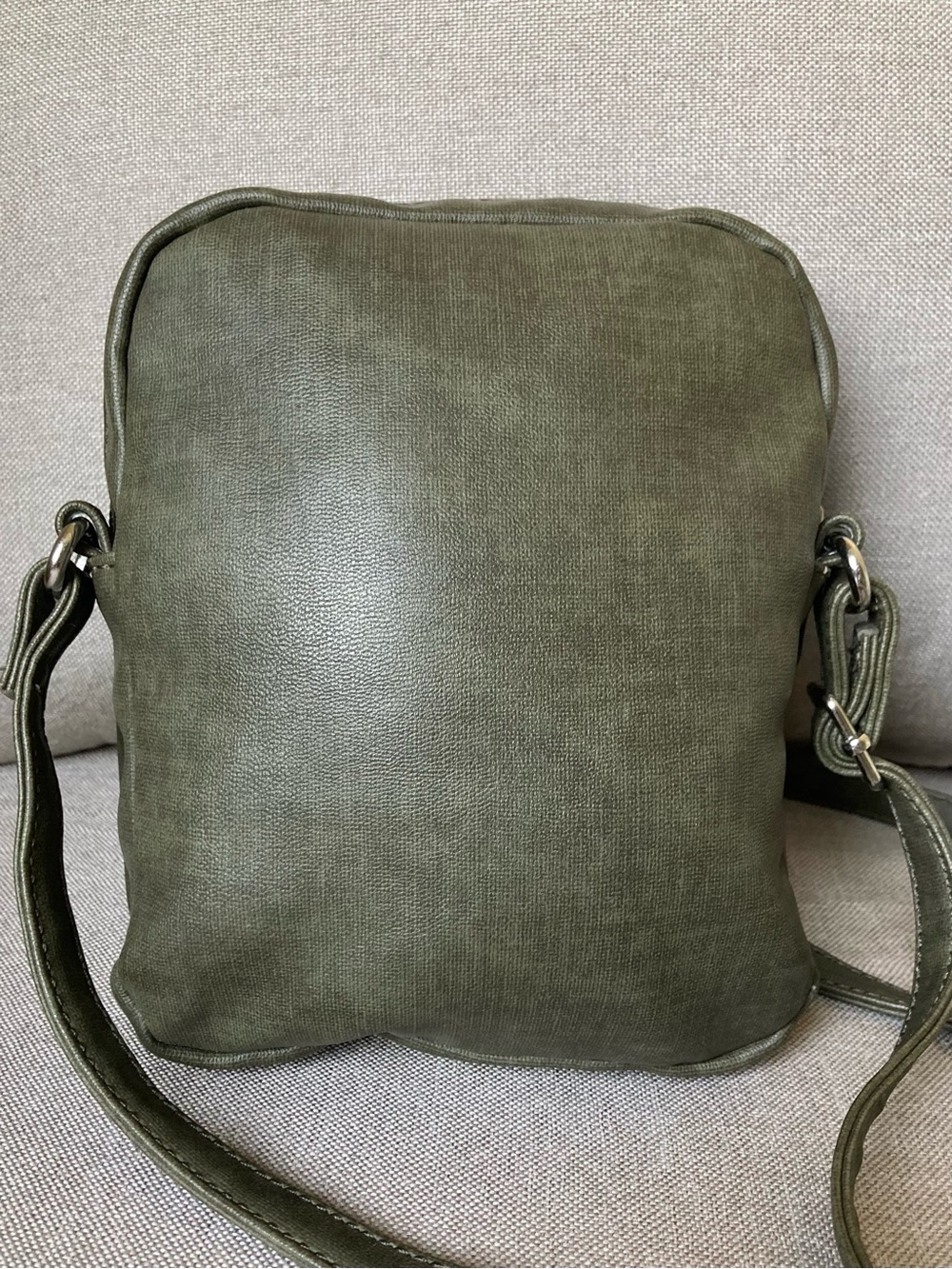 MultiSac Olive Green Crossbody Bag Mini Organizer Travel Purse EUC - Picture 2 of 8